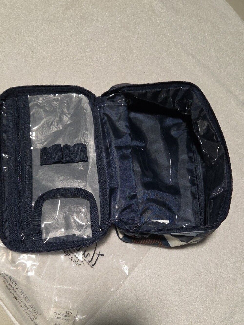 thirty-one Navy Zippered Glamour Case - Picture 4 of 7